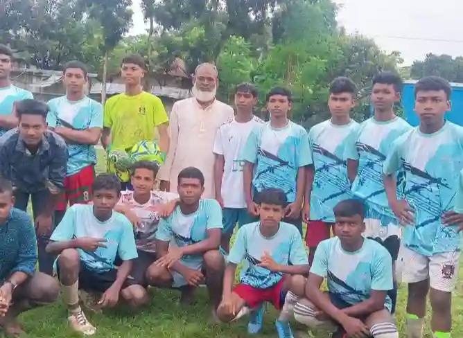 ফুটবল দল।